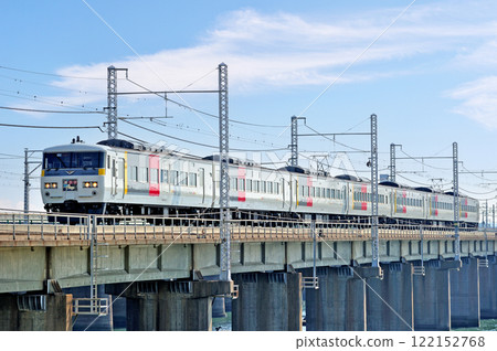 東海道幹線茅崎平塚 JR 東日本 185 系列 OM01 編隊（大宮）舞者 122152768