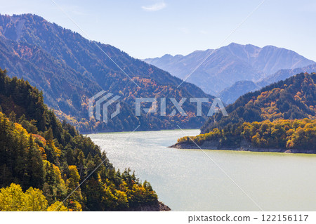 Autumn Tateyama Kurobe Alpine Route - Kurobe Dam (Lake Kurobe) with autumn leaves 122156117