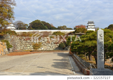 從明石城太鼓門跡(兵庫縣立明石公園)看到的金櫓和辰巳櫓 從明石城太鼓門跡(兵庫縣立明石公園)看到的金櫓和辰巳櫓 122157227