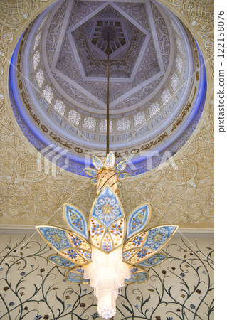 Beautiful view of the Sheikh Zayed Grand Mosque in Abu Dhabi 122158076