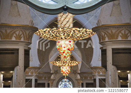Beautiful view of the Sheikh Zayed Grand Mosque in Abu Dhabi 122158077