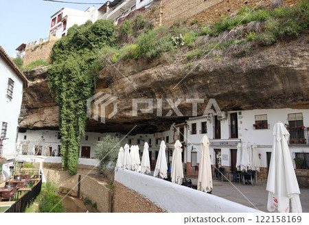 Setenil de las Bodegas, Andalusia, Spain 122158169