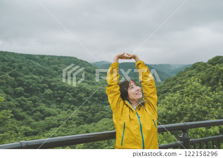 Refreshing mountain air 122158296