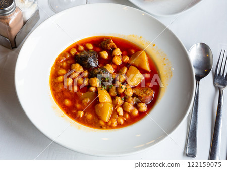 Garbanzos del pastor, shepherd's chickpeas soup 122159075