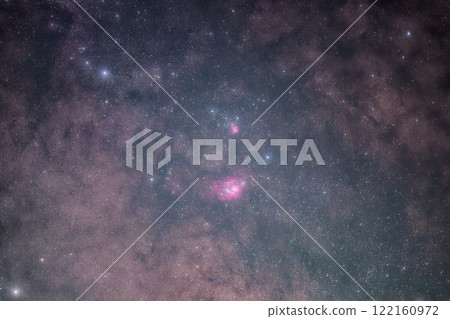 Diffuse Nebulae in Sagittarius: M8 and M20 122160972