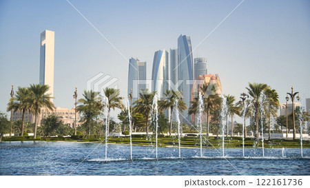 現代城市阿布達比的摩天大樓 現代城市阿布達比的摩天大樓 122161736