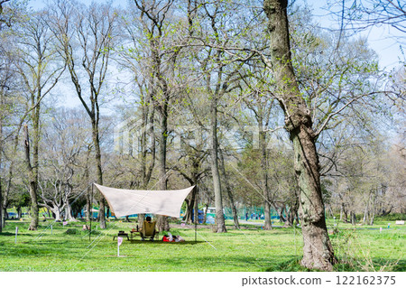 在公園享受日間露營 122162375