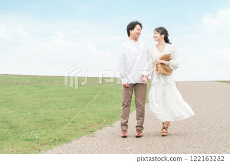 蜜月、蜜月、旅行情人、夫婦、已婚夫婦的形象 122163282