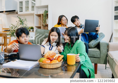 Learning online working concept. 122165602