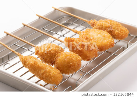 Assorted kushikatsu skewers (meat-stuffed eggplant, lotus root, potato, quail egg, pork thigh) 122165844