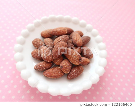 Almond 122166460