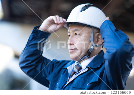 Veteran construction manager and architect 122166669