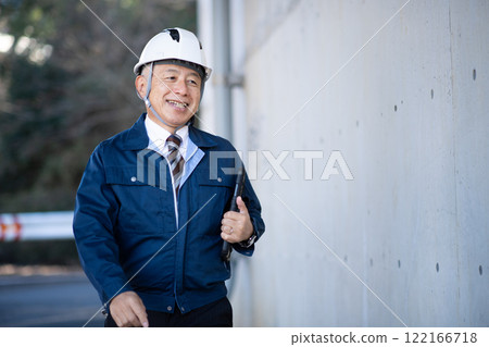 Veteran construction manager and architect 122166718