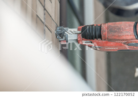[Scaffolding construction drill for large-scale apartment building repair work] 122170052
