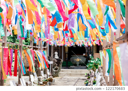 吉祥寺色彩繽紛的如來旗幟 122170683