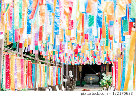 吉祥寺色彩繽紛的如來旗幟 122170688