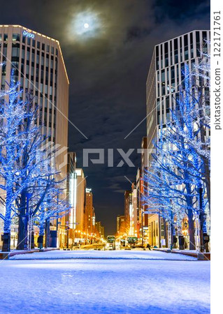 Winter illuminations at Kita 3-jo Square (Akapla) in front of the former Hokkaido Prefectural Government Office (Red Brick Building) Sapporo, Hokkaido 122171761