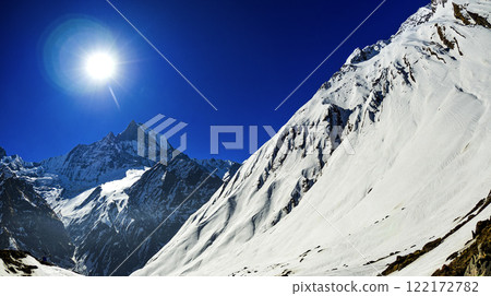 Machapuchare Holy Mountain, Himalaya 122172782