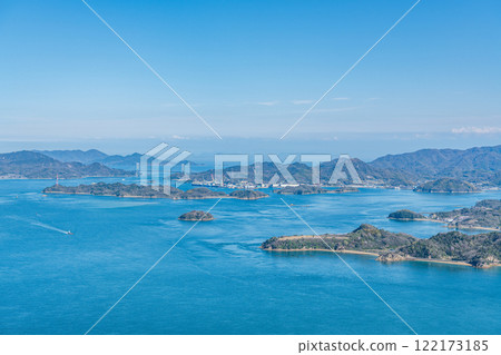 從廣島縣的某個地方看到平靜的瀨戶內海（瀨戶內圖像） 122173185
