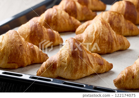 freshly baked croissants 122174075