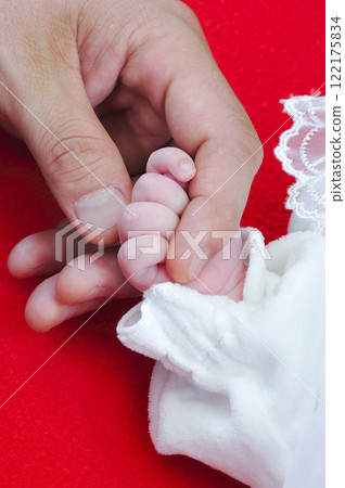 寶貝和爸爸的手 寶貝和爸爸的手 122175834