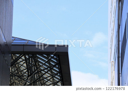 Glass ceiling above the square 122176978