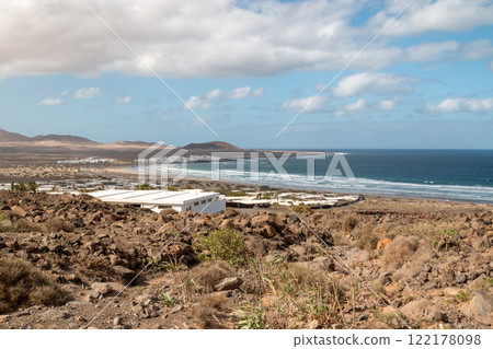 Coast of Atlantic ocean, Famara, Lanzarote 122178098