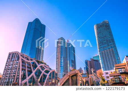 Tokyo cityscape in Japan: Towards a new era... (bustling with foreign tourists) View of Azabudai Hills and other areas = January 18, 2025 122179173