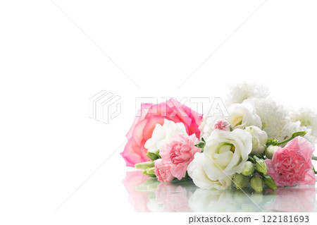 Flower bouquet for romantic mood , isolated on white background 122181693