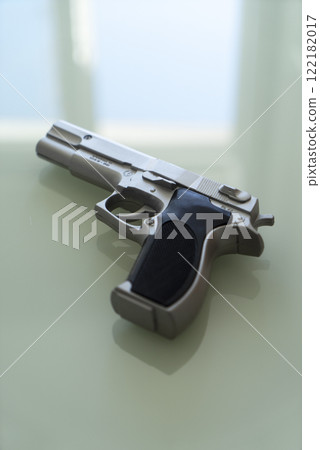 Pistol gun crime thriller 122182017
