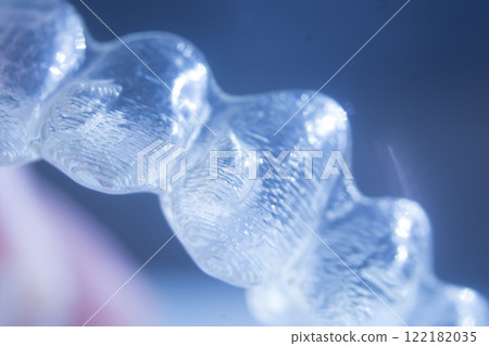 Invisible bracket aligners Invisible bracket aligners 122182035