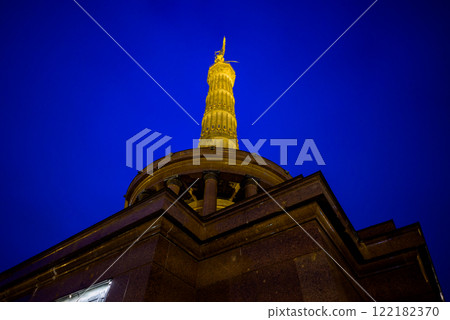 Night view of Victory Column, Siegessaule, commemorating victory in wars of German unification, in Berlin, Germany 122182370