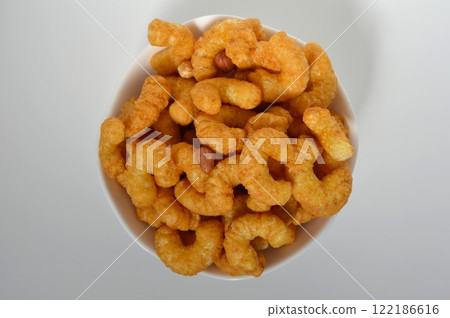 白盤上的焦糖玉米 122186616