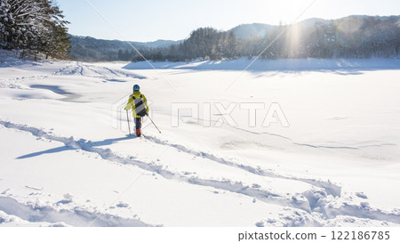 Image of snowshoe trekking (around Lake Onbara) 122186785