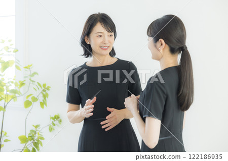 穿制服的職業女性 122186935