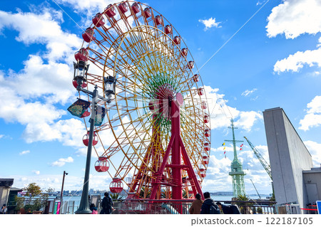 Kobe Meriken Park (December daytime and night view) Kobe Meriken Park (December daytime and night view) 122187105