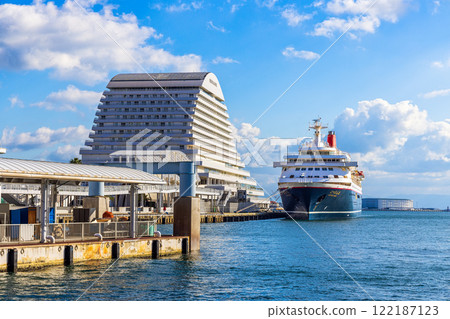 Kobe Meriken Park (December daytime and night view) 122187123