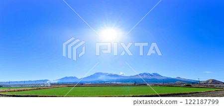 Winter Mt. Aso "Snowfall" Panorama of the five peaks of Mt. Aso with the morning sunshine in the background (taken from the countryside in Maki, Aso City) 122187799
