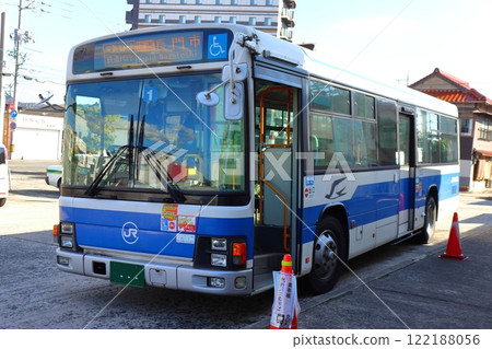 因災害停駛礦場 開往長門市（阿佐站）的快速列車 122188056
