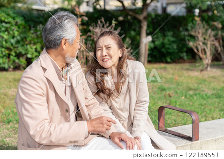 高級夫婦 122189551