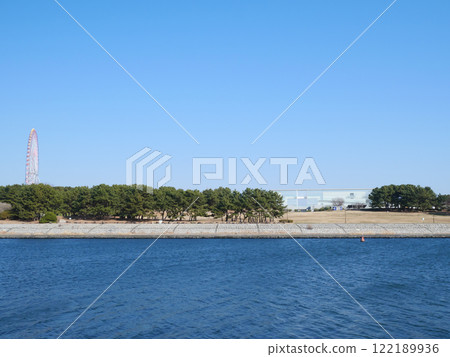 Crystal view from the water, a large Ferris wheel and fresh green trees | Kasai Rinkai Park Crystal view from the water, a large Ferris wheel and fresh green trees | Kasai Rinkai Park 122189936