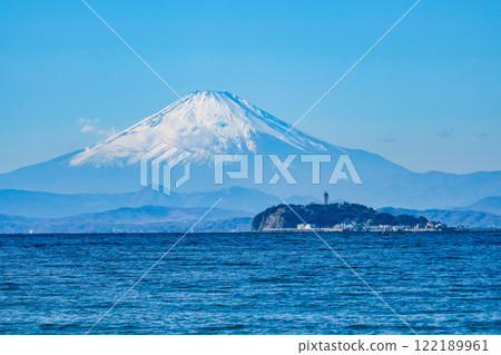 Enoshima and Mt. Fuji 122189961