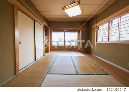 Old Japanese style room 122190247