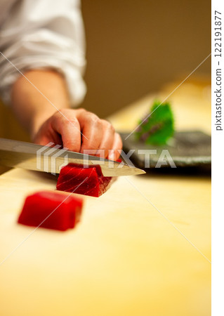 Pull salmon sashimi 122191877