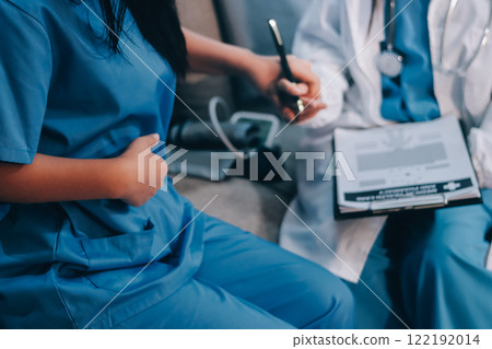 Home healthcare nurse visits pregnant woman at home 122192014