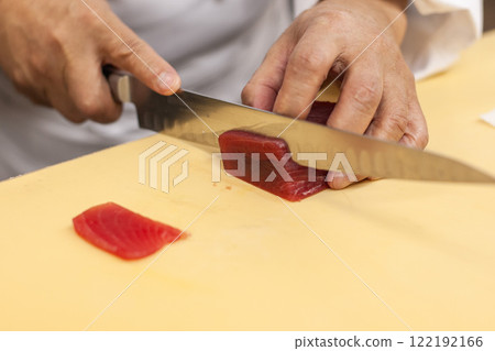 Pull salmon sashimi 122192166