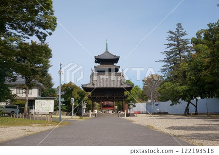 Yagoto Koshoji Temple: Central Gate and Five-story Pagoda 122193518