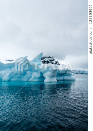 A Patch of Antarctic ice 122193995