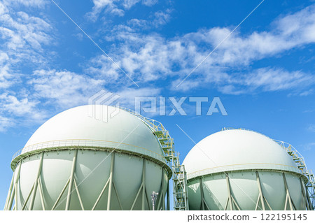 Blue sky and gas tank (energy image) Blue sky and gas tank (energy image) 122195145