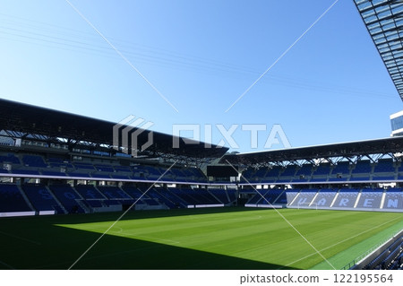 和平體育場，一個草坪美麗的足球場 122195564